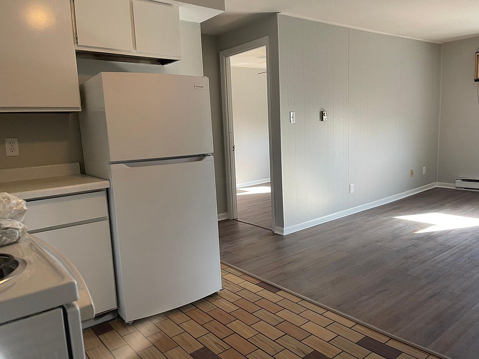 1st image of 108 W Washington St #3