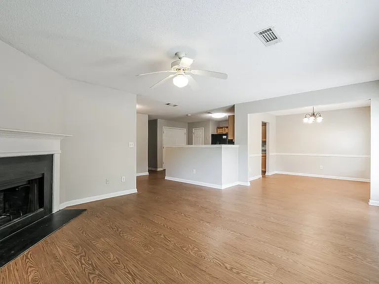 3038 Summer Breeze Dr — Photo 6
