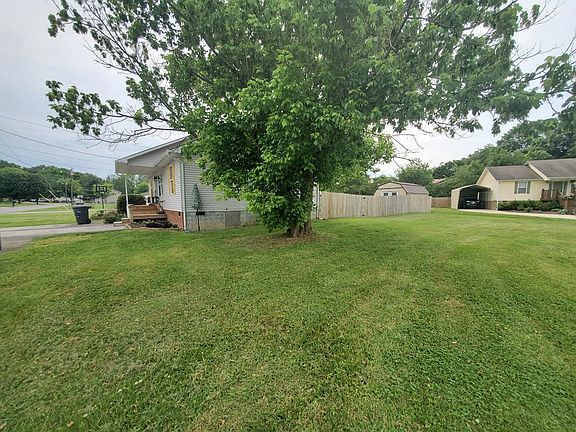 3rd image of 1033 Barker Dr
