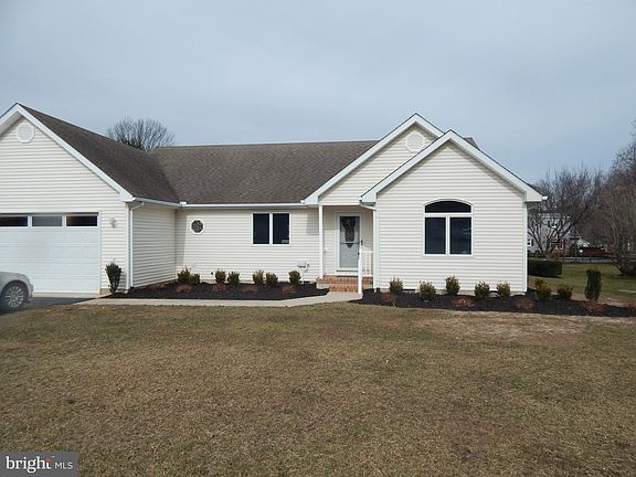 3rd image of 30981 Buttonwood Dr