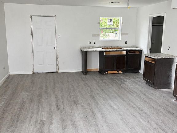 2nd image of 423 N Carolina St
