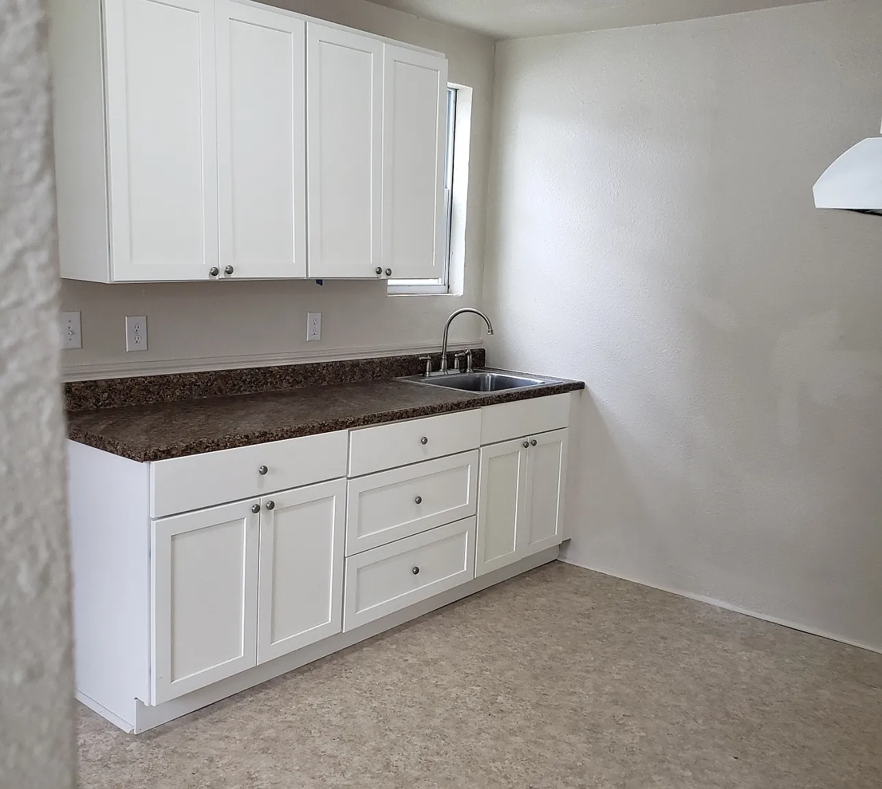 2 bed, 700 sqft, $1,300 — Photo 4