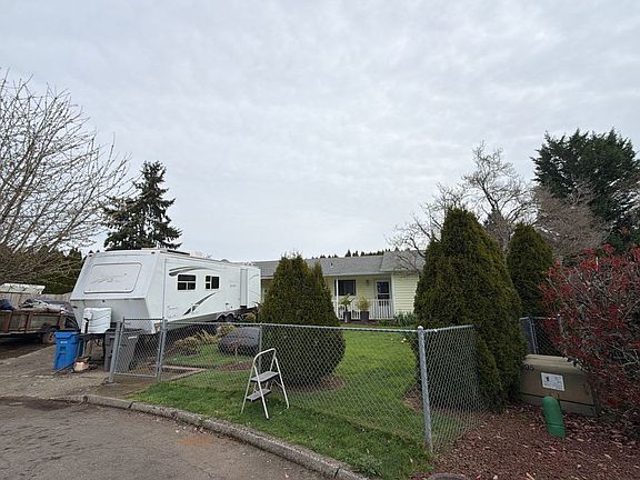 4th image of 1412 NW 102nd Cir