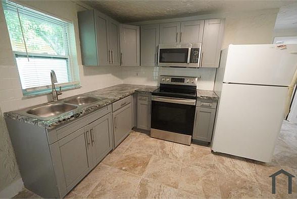 1st image of 431 NW 12th Ave