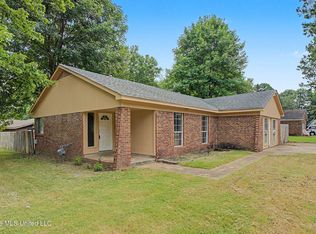 8432 Southernwood Cv, Southaven, MS 38671