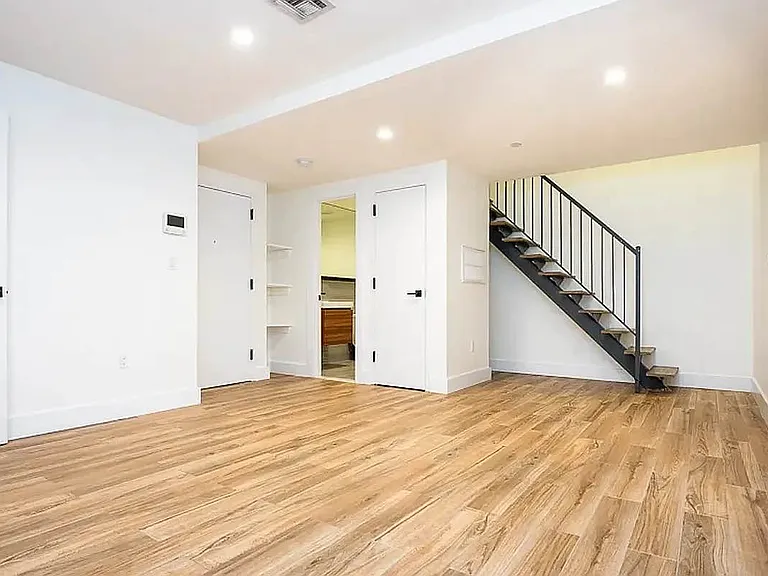 1503 Jefferson Ave #1F — Photo 2