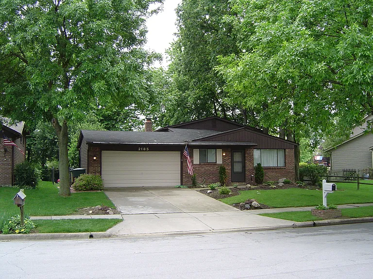2185 Heatherfield Ave — Photo 3