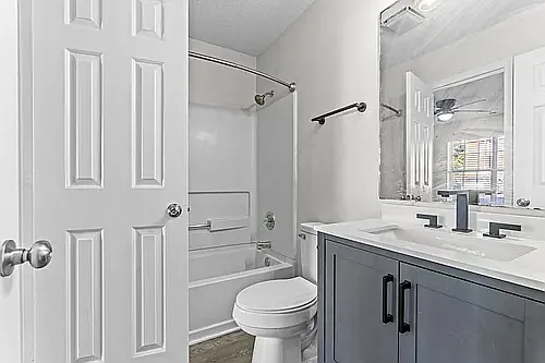 Skyside Landing Apartments — Photo 43
