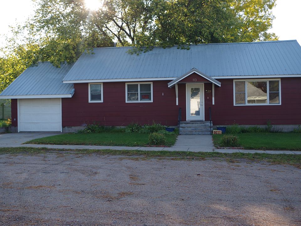 113 N Harrison St, Brady NE