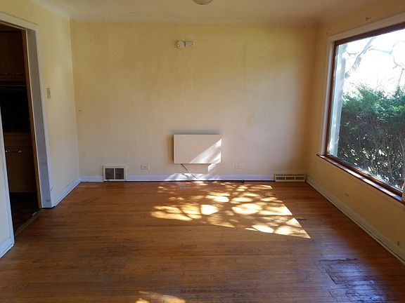 3rd image of 9324 S Longwood Dr