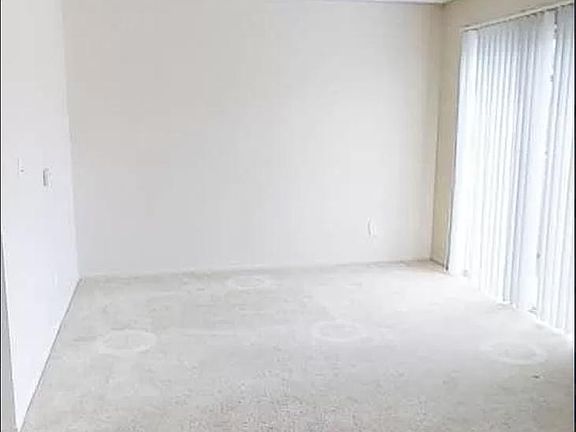 5th image of 530 S Berendo St #327