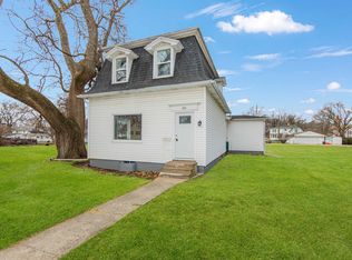 206 S Walnut St, Wenona, IL 61377