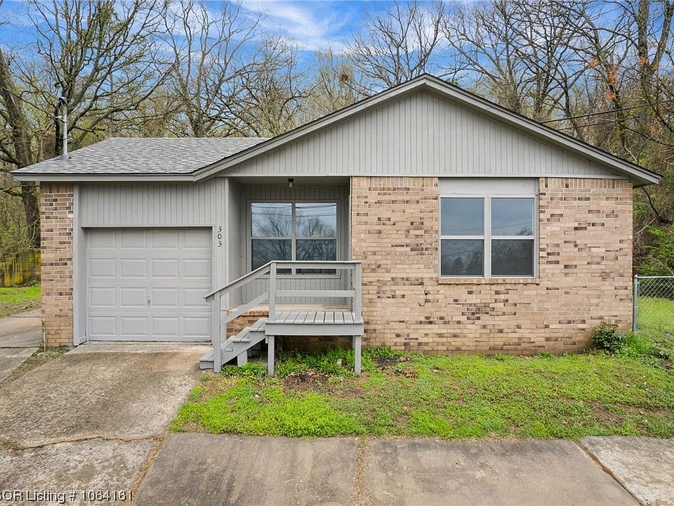 303 Arkansas St, Van Buren, AR 72956 | Zillow