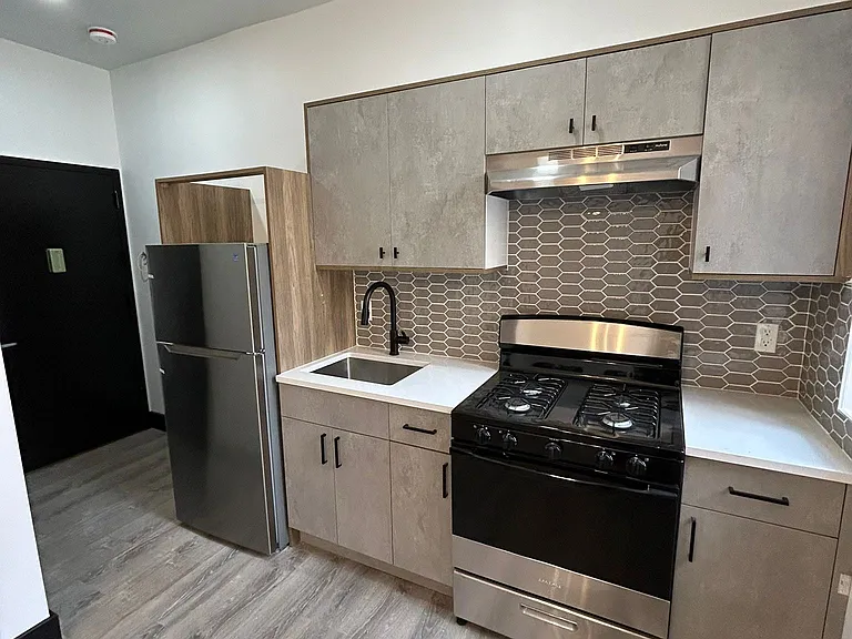 11 Thomas St #1E — Photo 2