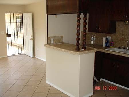 3rd image of 931 Park Ave