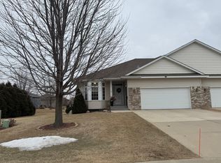 2885 Meadowview Ln NE, Owatonna, MN 55060