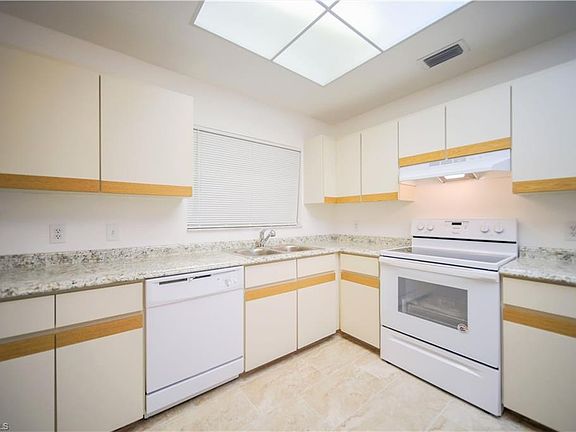 4th image of 23279 Kim Ave