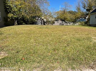 210 W Burgess St, Elizabeth City, NC 27909