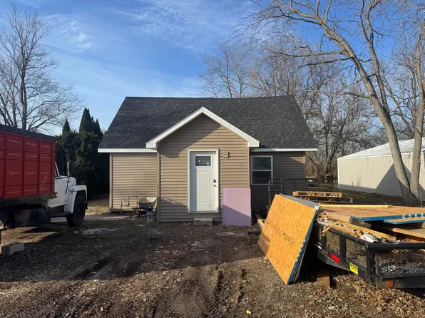 608 Essen St, Brook, IN 47922