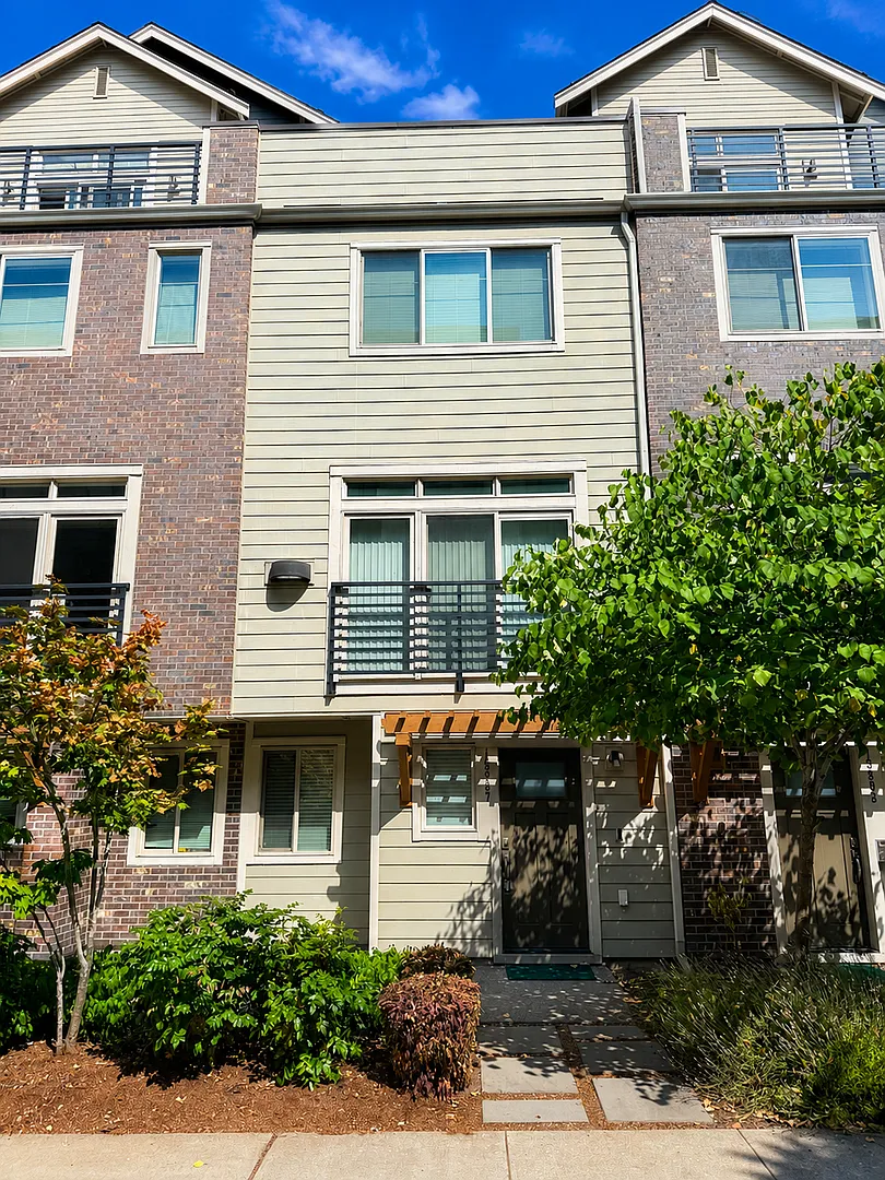 Modern Bellevue Townhome with Private Top-Floor Loft Suite & Rooftop Deck — Photo 1
