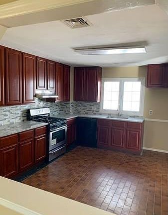 4th image of 27 Holcomb Ave #3