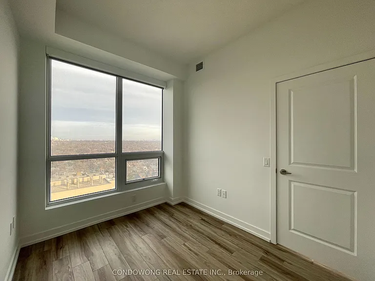395 Bloor St E #1908 — Photo 4