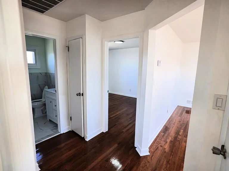 710 Arnold Pl #2 — Photo 4