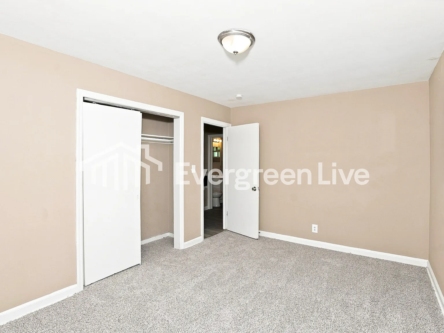 2 bed, 1.0 bath, 976 sqft, $1,545 — Photo 4