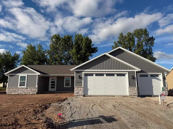 W6846 McAllister Cir, Hortonville, WI 54944