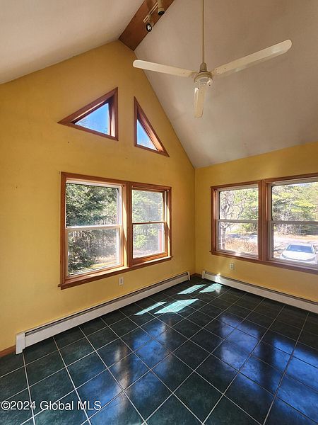 3rd image of 10 Vern Tennyson Road