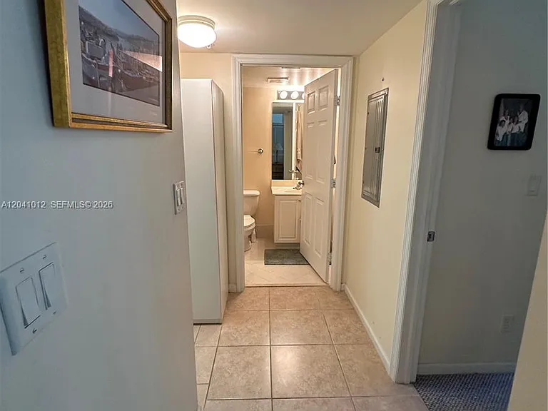 619 E Sheridan St #105 — Photo 10