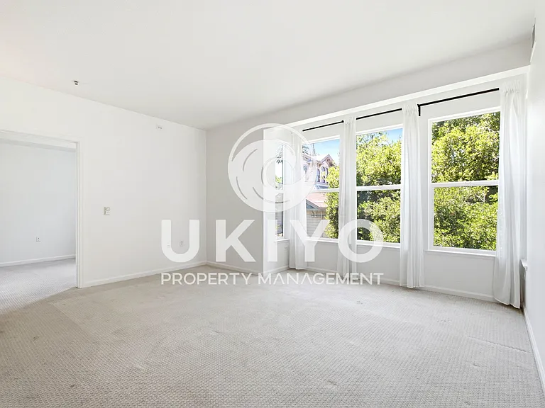 655 12th St #218 — Photo 3