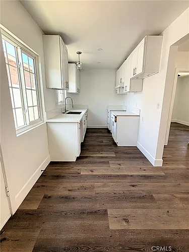 201 S Rowan Ave Photo 1