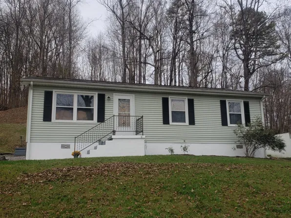 2476 Haymakertown Rd, Troutville, VA 24175