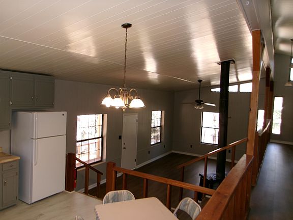 5th image of 10 Circle Dr