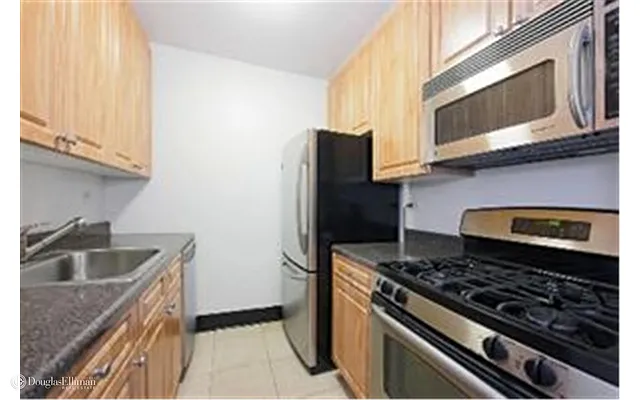 Rented by Douglas Elliman | media 3