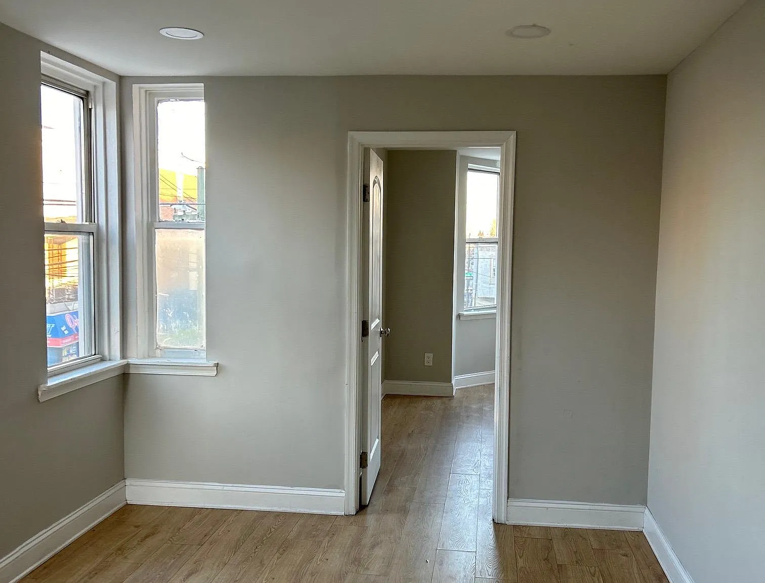 2 bed, 900 sqft, $1,600 — Photo 3