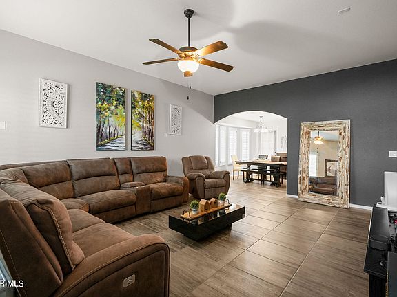 4th image of 13640 Samlesbury Ave