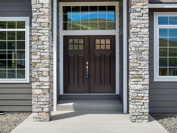 2nd image of 1095 Chinook Dr