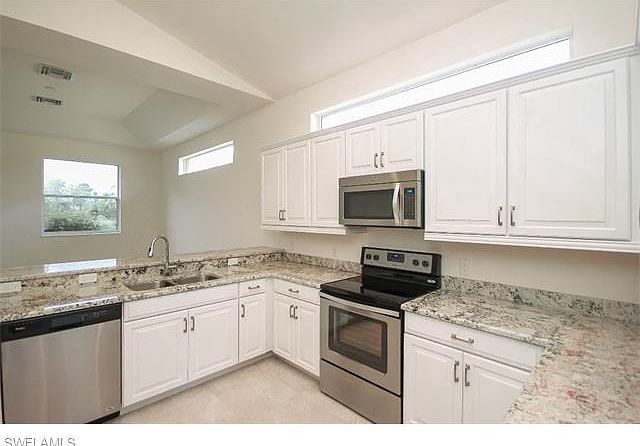 Beautiful new kitchen with adjoining family room