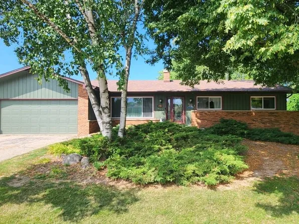 225 S Prairie Ave, Deerfield, WI 53531