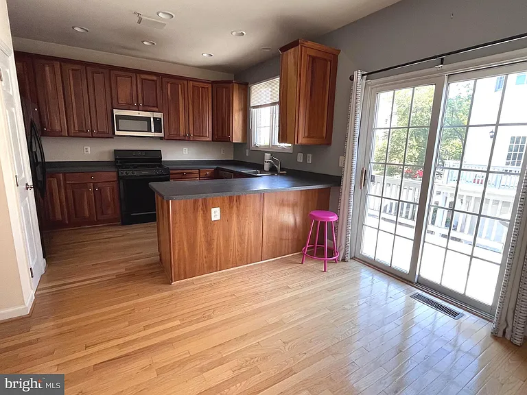 1601 Leeds Castle Dr — Photo 13