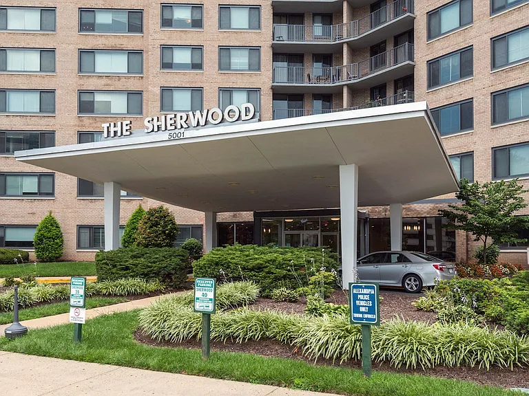 Sherwood at Southern Towers — Photo 23