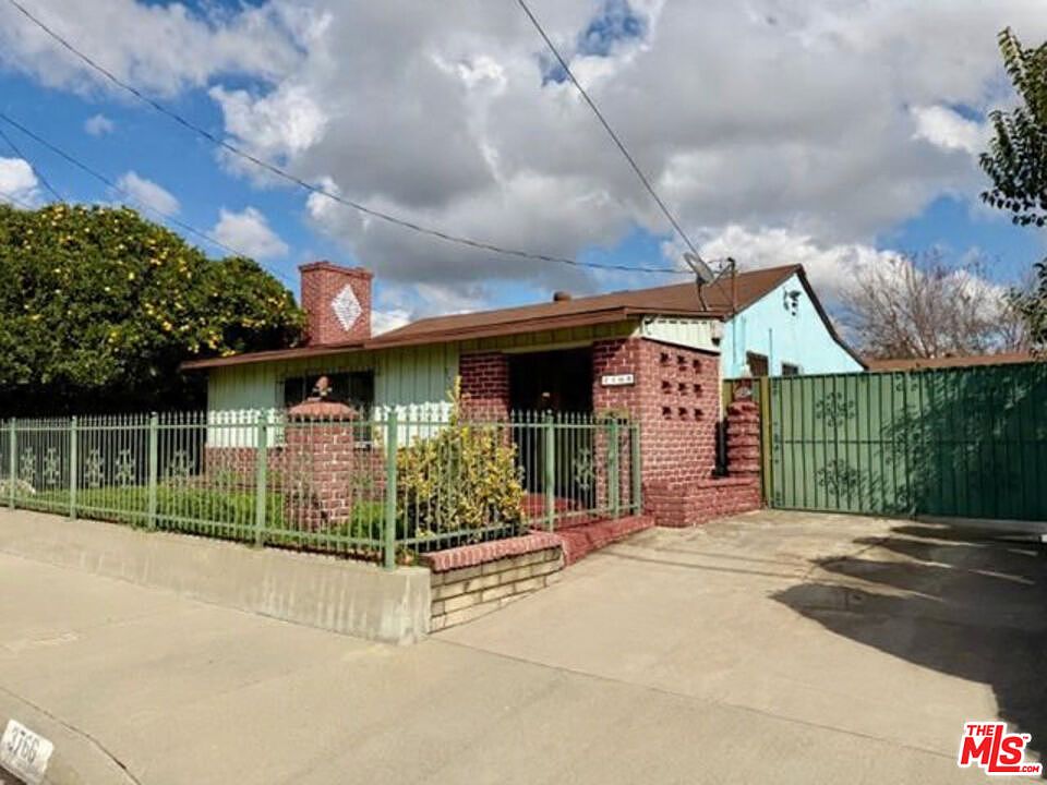 1st image of 3766 Strang Ave