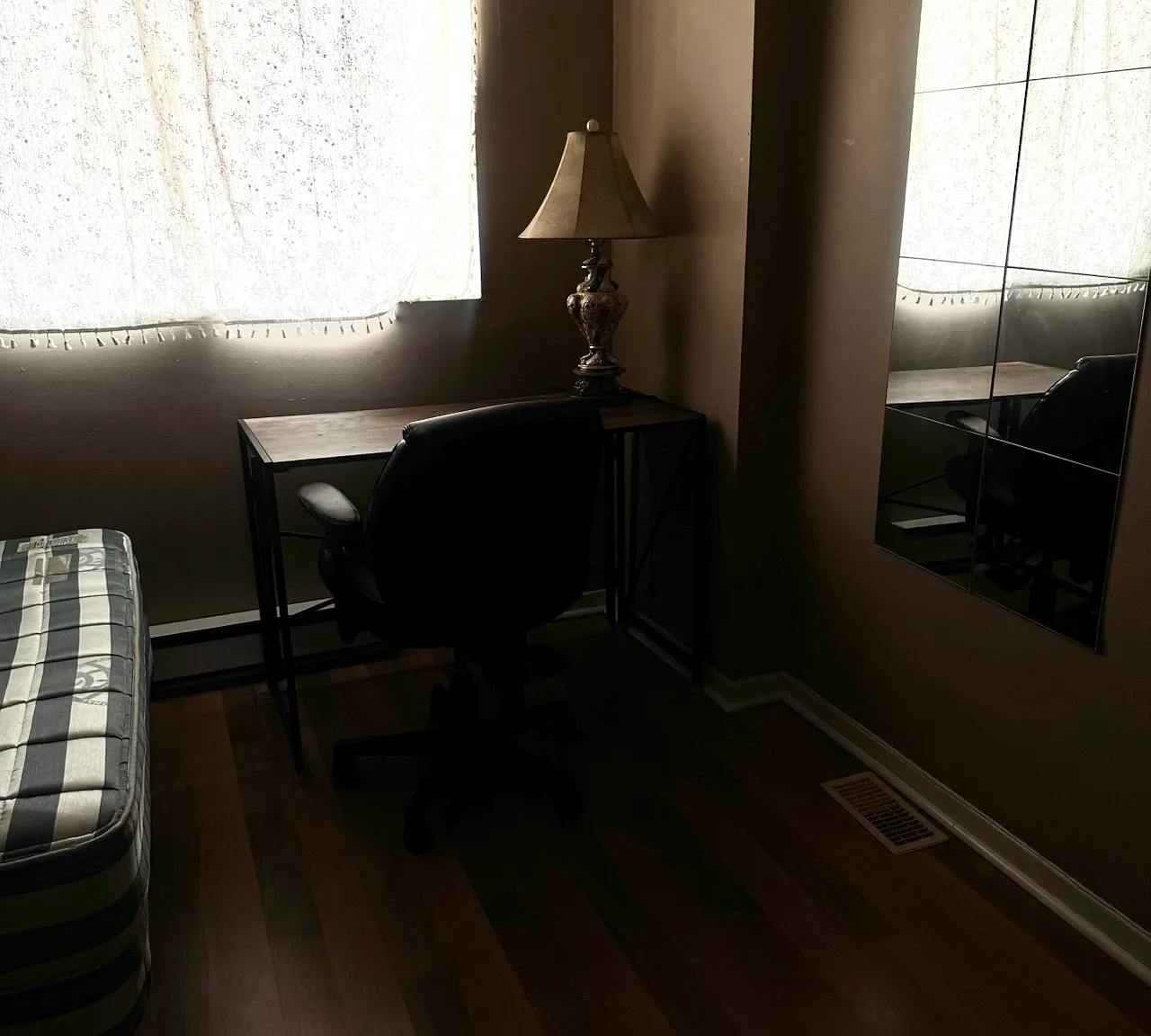 1 bed, 225 sqft, $855 — Photo 1
