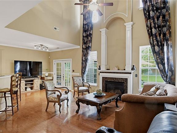 4th image of 2595 Viola Ct
