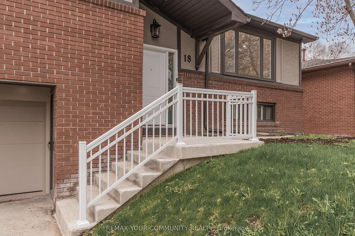 Building Photo - 18 Ironshield Cres