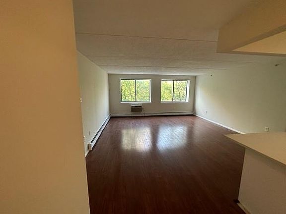 2nd image of 333 E 119th St APT 4K