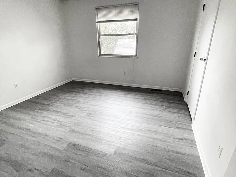 135 E Maynard Ave — Photo 17