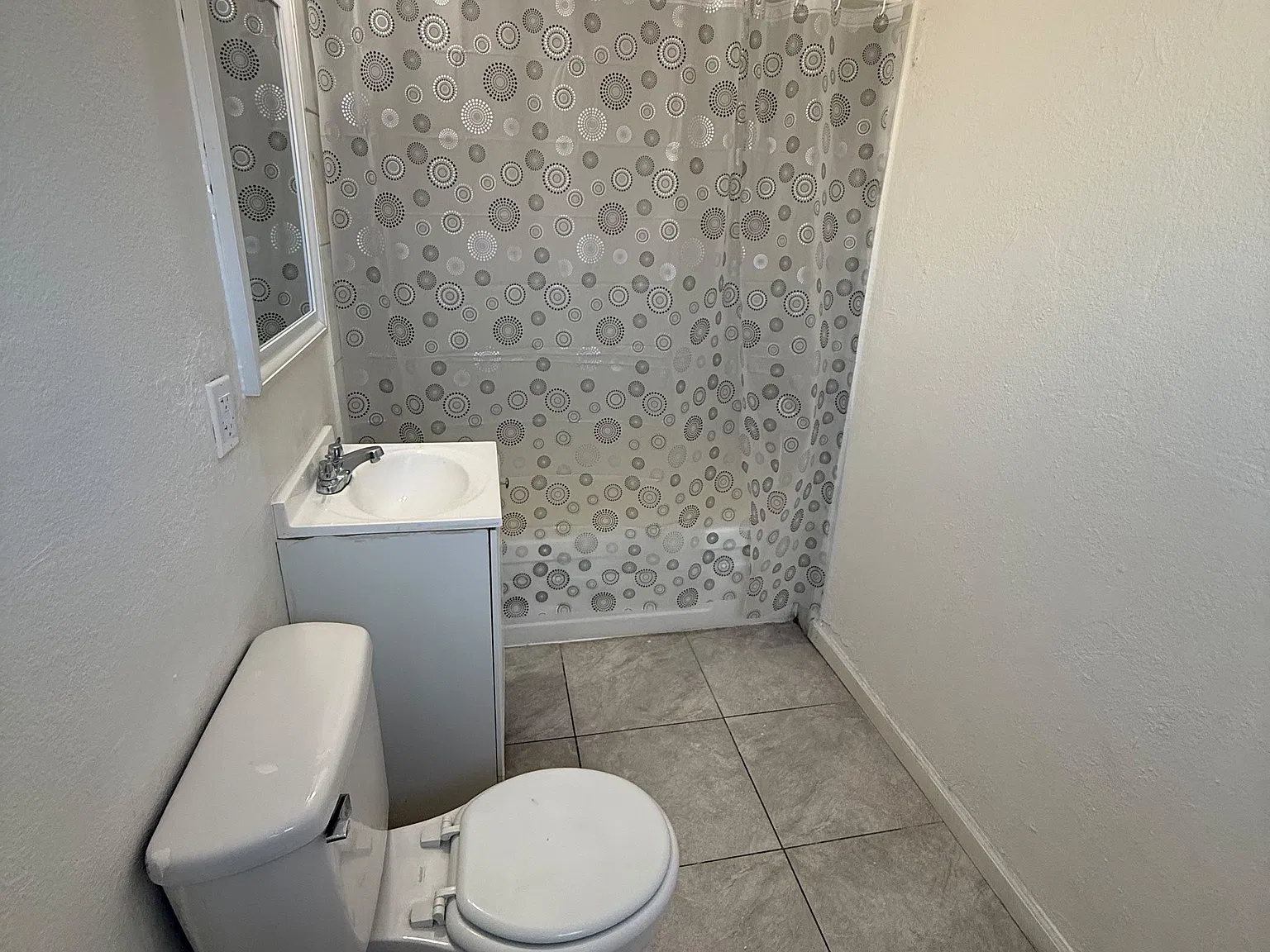 2913 Stewart Ave — Photo 4